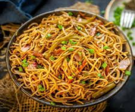 veg hakka noodles ( half) 